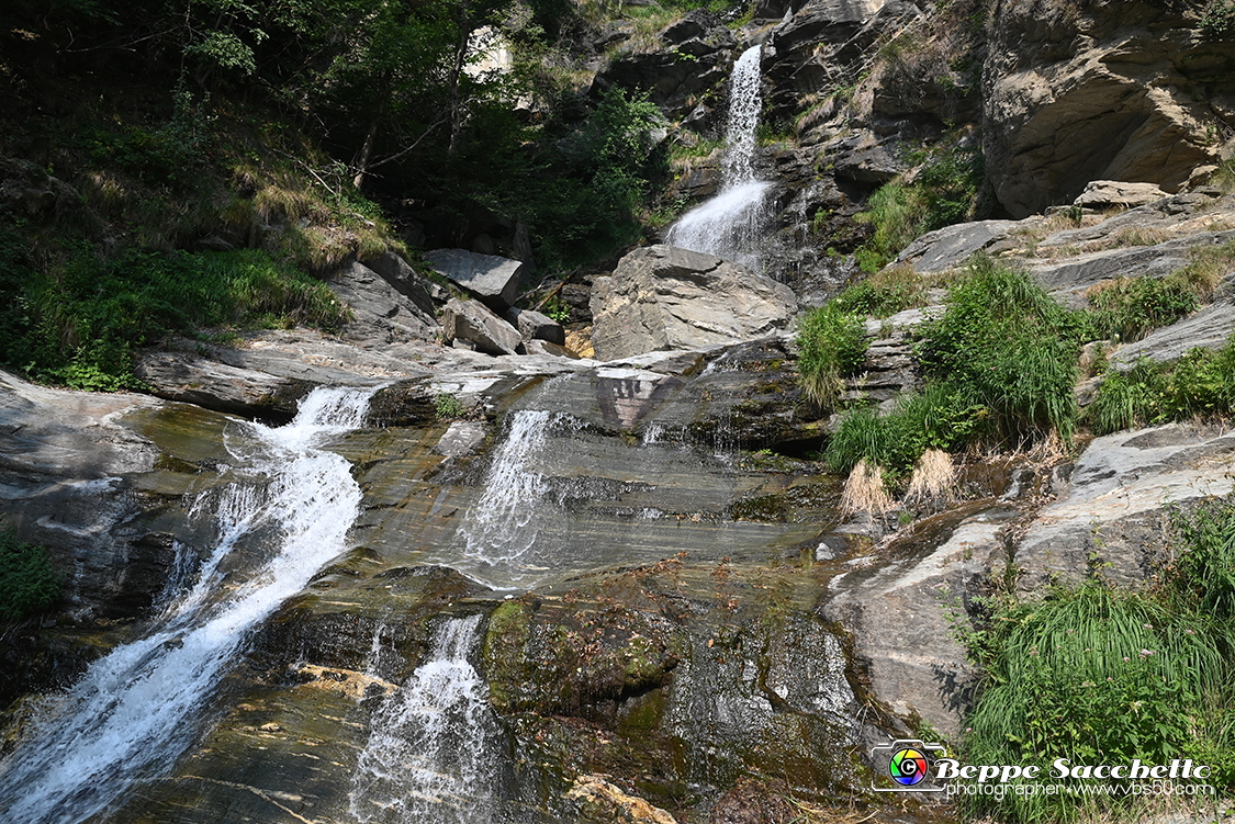VBS_2867 - Novalesa - Abbazia. Parrocchia. Cascata del Rio Bard.jpg
